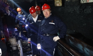 韓福生在益新礦調研檢查時強...