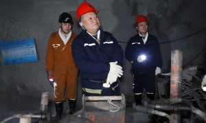 王戈在鶴崗礦業(yè)公司宣講全國...